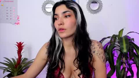 Bella online show from February 2, 2025, 8:41 pm