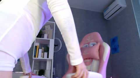 Bella Torress online show from October 28, 2025, 4:49 am