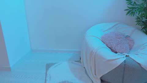 Snapshot of bella_vixen_ chatting on February 24, 2026, 9:35 pm Bella online show from February 24, 2026, 9:35 pm