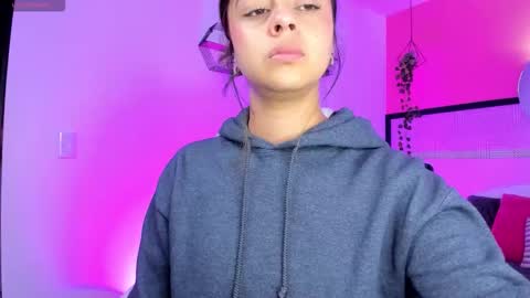 BELLA online show from March 10, 2026, 8:25 pm