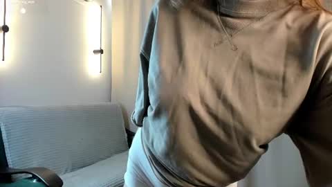 Snapshot of bella_xiss chatting on July 6, 2026, 3:03 pm bella_xiss online show from July 6, 2026, 3:03 pm