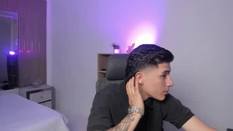 bellaastorm online show from September 23, 2025, 12:41 pm