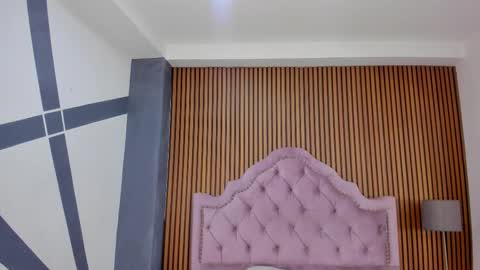 bellaastorm online show from October 13, 2025, 8:09 pm