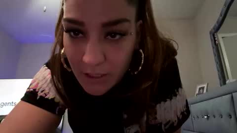 Snapshot of bellabeanz chatting on May 28, 2026, 9:23 pm Roxy Rain online show from May 28, 2026, 9:23 pm