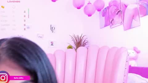 Bella online show from December 2, 2025, 1:17 pm