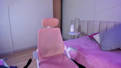                        online show from November 21, 2025, 7:07 am