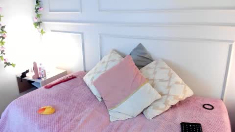                        online show from December 21, 2025, 1:24 am