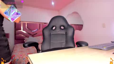 Snapshot of belladiamond18 chatting on September 16, 2025, 12:33 am TELL ME GODDESS NEXT Transmission 01122024 9PM TO 4AMColombian hour THANKS Follow me online show from September 16, 2025, 12:33 am