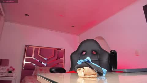 Snapshot of belladiamond18 chatting on November 4, 2025, 8:30 pm TELL ME GODDESS NEXT Transmission 01122024 9PM TO 4AMColombian hour THANKS Follow me online show from November 4, 2025, 8:30 pm