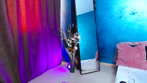 Snapshot of belladoyle chatting on February 24, 2025, 12:59 pm belladoyle online show from February 24, 2025, 12:59 pm