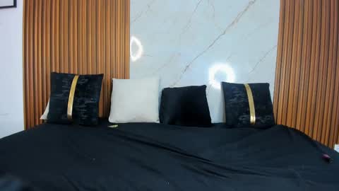 belladuboiss_ online show from December 2, 2024, 12:18 pm