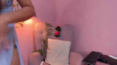 belladuboiss_ online show from February 6, 2025, 12:59 pm