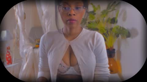 Snapshot of bellahproudly chatting on October 23, 2025, 9:19 am Bellah online show from October 23, 2025, 9:19 am