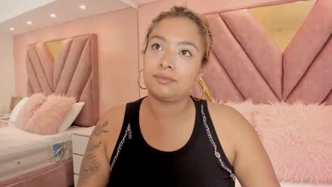 Snapshot of bellalumi chatting on November 5, 2025, 2:44 am bellalumi online show from November 5, 2025, 2:44 am