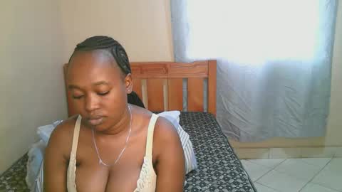 Snapshot of bellalure33 chatting on October 29, 2025, 7:32 am Bella online show from October 29, 2025, 7:32 am