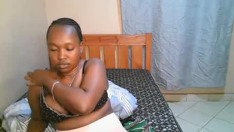 Snapshot of bellalure33 chatting on October 29, 2025, 8:10 pm Bella online show from October 29, 2025, 8:10 pm