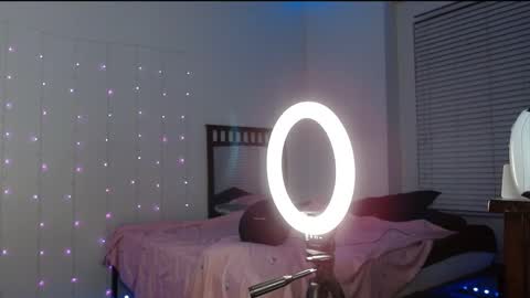 Bella Monroe online show from February 15, 2025, 6:23 am