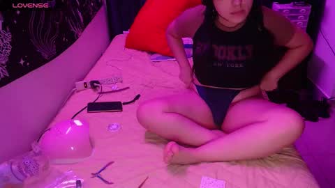 Snapshot of bellamontenegro22 chatting on December 16, 2024, 11:50 pm bella online show from December 16, 2024, 11:50 pm