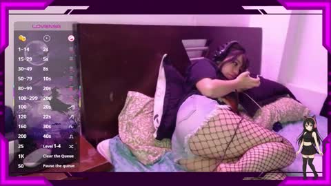 Snapshot of bellamoteluna chatting on November 16, 2025, 5:13 am Bella Monteluna online show from November 16, 2025, 5:13 am