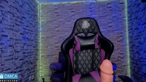   online show from September 22, 2025, 8:00 pm