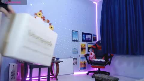 Snapshot of bellaqueen0701 chatting on September 25, 2025, 5:38 pm bellaqueen0701 online show from September 25, 2025, 5:38 pm