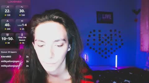 Snapshot of bellaqueen0701 chatting on November 19, 2025, 12:21 am bellaqueen0701 online show from November 19, 2025, 12:21 am