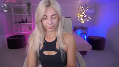 Bella online show from June 3, 2026, 12:52 pm