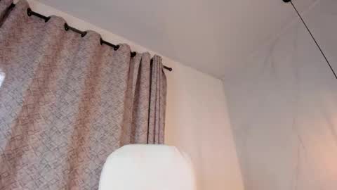 LUCIANA online show from March 12, 2026, 9:54 pm