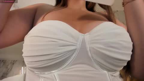  Bella Rose  online show from September 25, 2025, 5:00 am