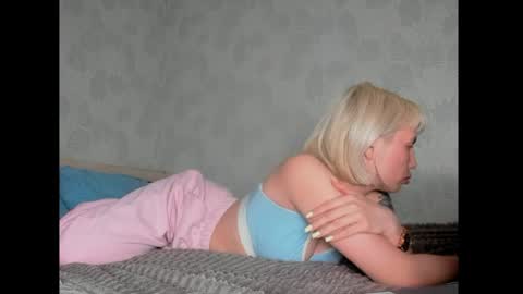 Snapshot of bellaseein chatting on April 25, 2026, 7:22 pm Bella Seen online show from April 25, 2026, 7:22 pm