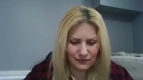 Snapshot of bellastar84 chatting on February 6, 2025, 2:58 pm Starr40 online show from February 6, 2025, 2:58 pm