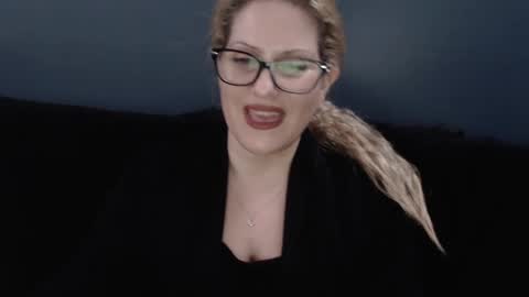 Snapshot of bellastar84 chatting on February 10, 2025, 8:10 pm Starr40 online show from February 10, 2025, 8:10 pm