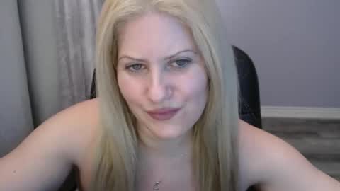 Snapshot of bellastar84 chatting on March 3, 2025, 2:48 pm Starr40 online show from March 3, 2025, 2:48 pm