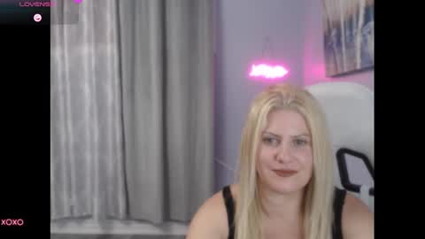 Snapshot of bellastar84 chatting on September 11, 2025, 12:44 am Starr40 online show from September 11, 2025, 12:44 am