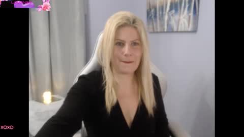 Snapshot of bellastar84 chatting on September 22, 2025, 11:01 am Starr40 online show from September 22, 2025, 11:01 am