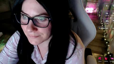 Snapshot of bellastar84 chatting on April 15, 2026, 7:15 am Starr40 online show from April 15, 2026, 7:15 am