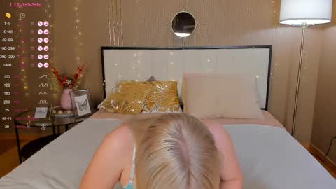 Bella online show from November 24, 2025, 12:43 am