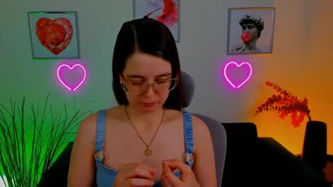 Bella. Ntmu online show from February 28, 2025, 5:59 pm