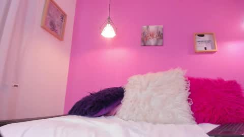 Bella Wild online show from February 13, 2026, 6:37 pm