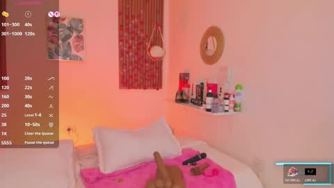 Snapshot of bellawoods_ chatting on May 21, 2026, 2:02 pm laukyubey online show from May 21, 2026, 2:02 pm