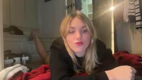 Bella 3 online show from April 20, 2026, 4:59 am