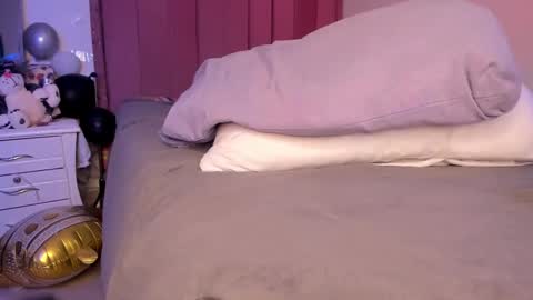 Snapshot of bellaxtar chatting on December 7, 2024, 2:20 am Bella online show from December 7, 2024, 2:20 am