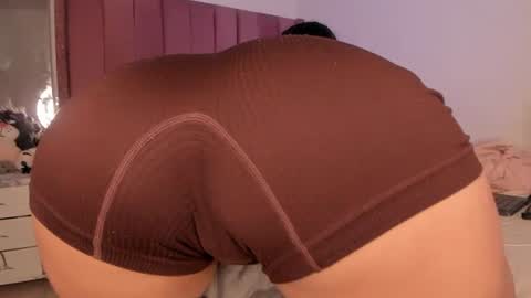 Snapshot of bellaxtar chatting on February 25, 2025, 9:46 pm Bella online show from February 25, 2025, 9:46 pm