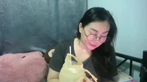 Bella online show from November 18, 2025, 9:03 am