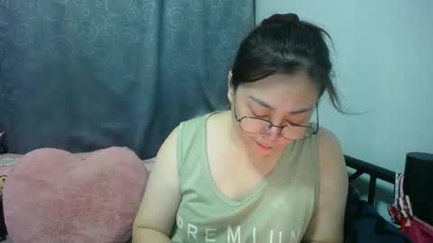 Bella online show from April 16, 2026, 9:10 am