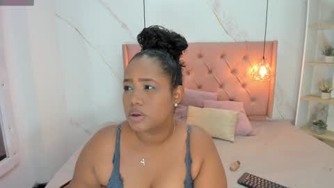Snapshot of belle_brunette chatting on December 17, 2024, 9:49 pm belle online show from December 17, 2024, 9:49 pm