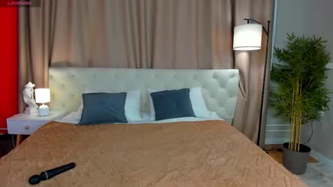 Snapshot of belle_wa1ker chatting on October 23, 2025, 9:19 am Belle online show from October 23, 2025, 9:19 am