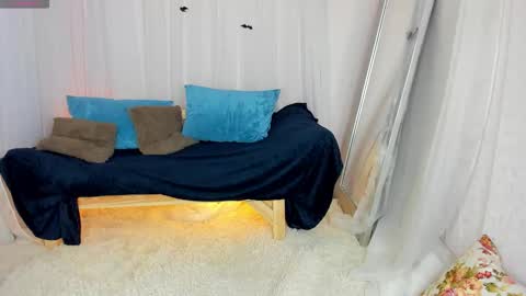 Snapshot of belle_wa1ker chatting on November 5, 2025, 1:16 am Belle online show from November 5, 2025, 1:16 am