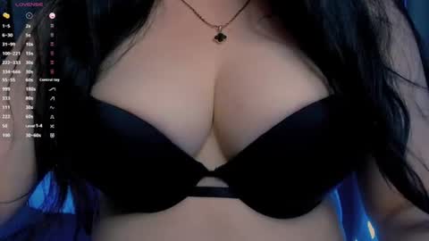 Snapshot of bellelovexx chatting on July 16, 2026, 9:32 pm Hello I am kind friendly and cute girl online show from July 16, 2026, 9:32 pm