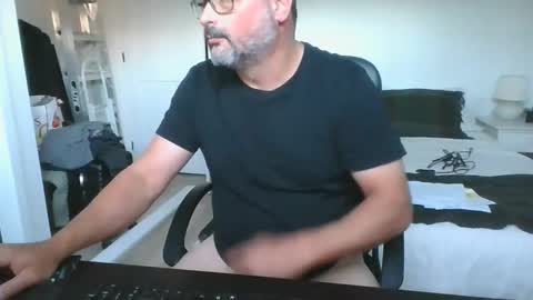 bellequeue19758 online show from April 12, 2026, 10:42 am